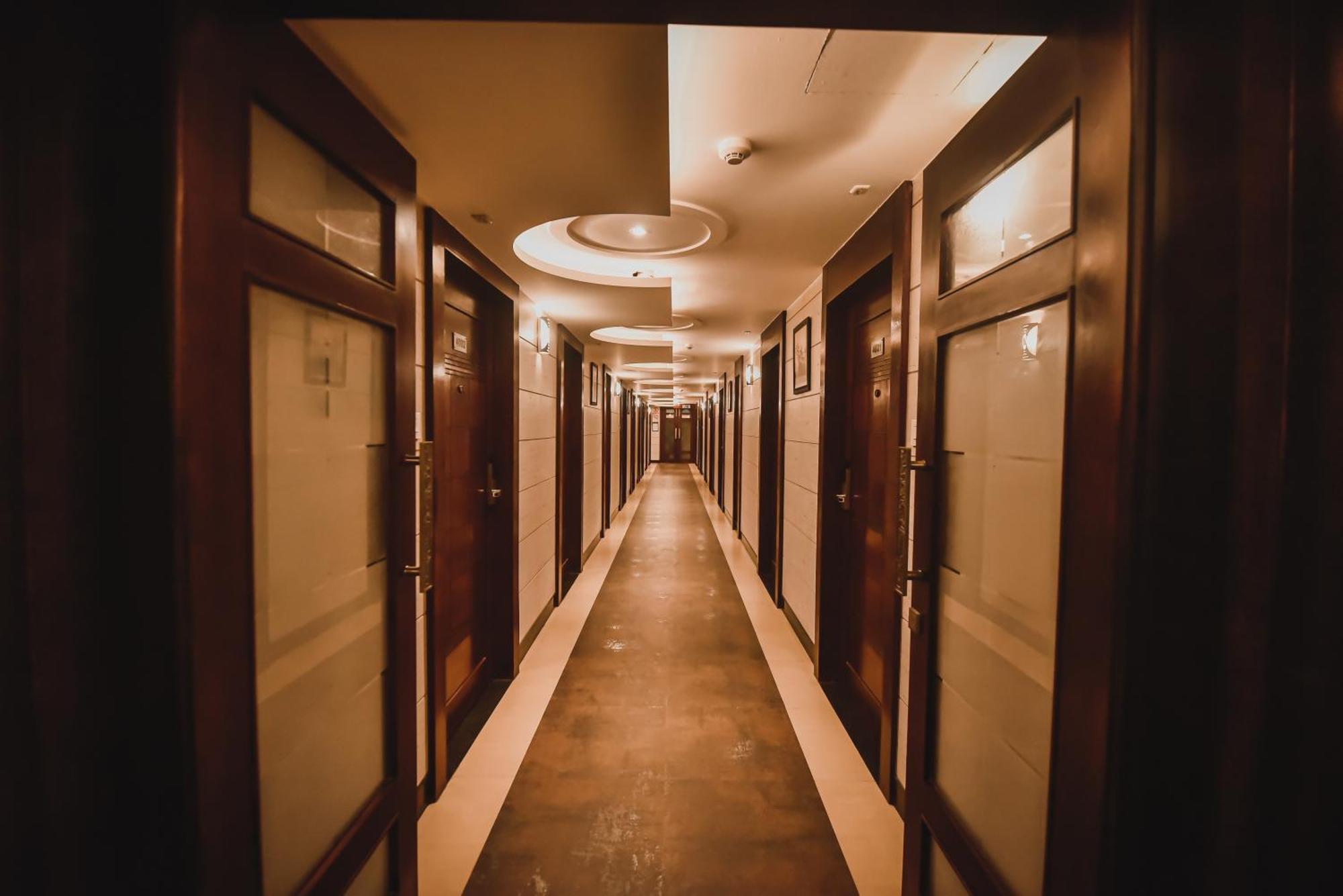 Konark Grand Hotel Mirzapur Exterior photo