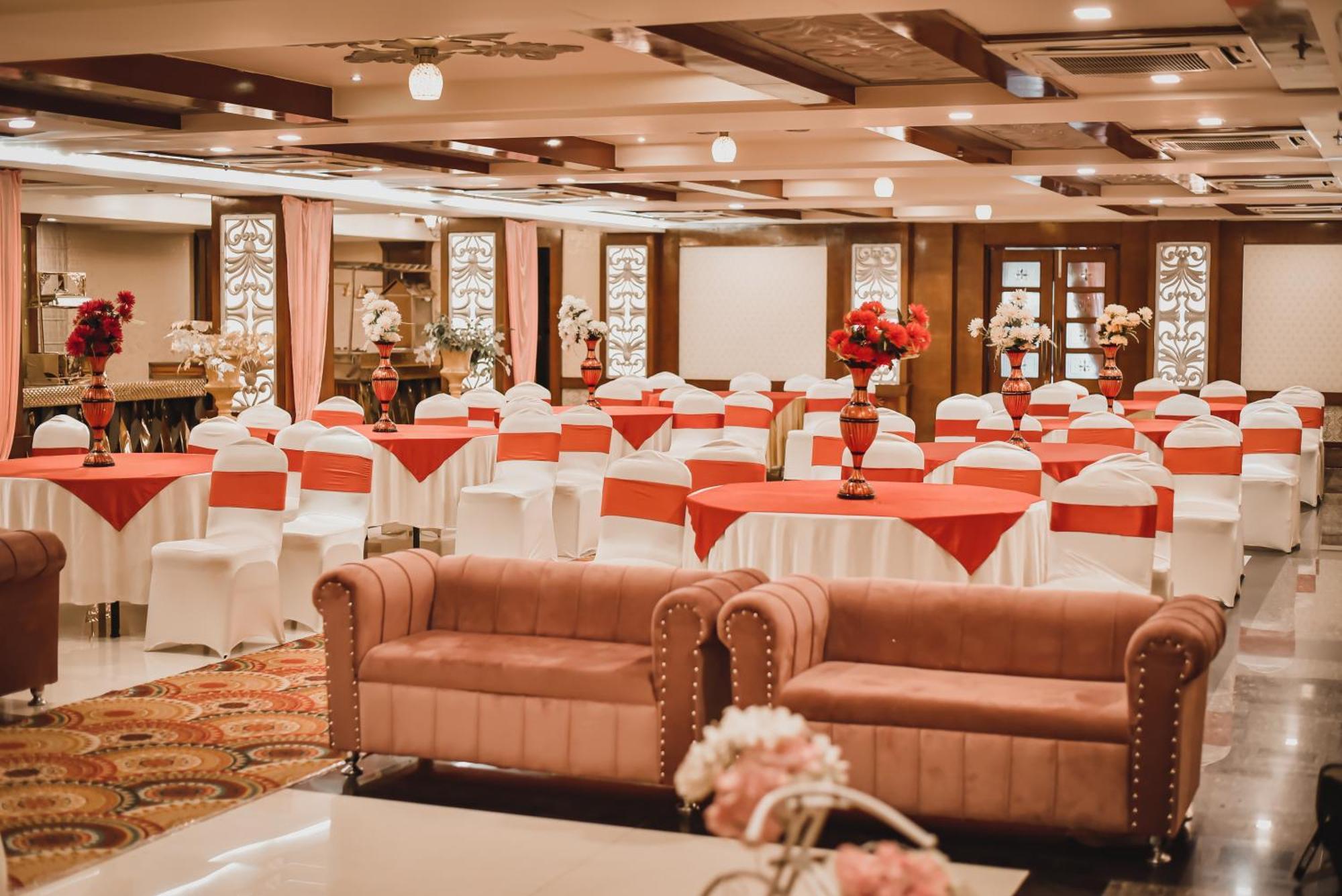 Konark Grand Hotel Mirzapur Exterior photo