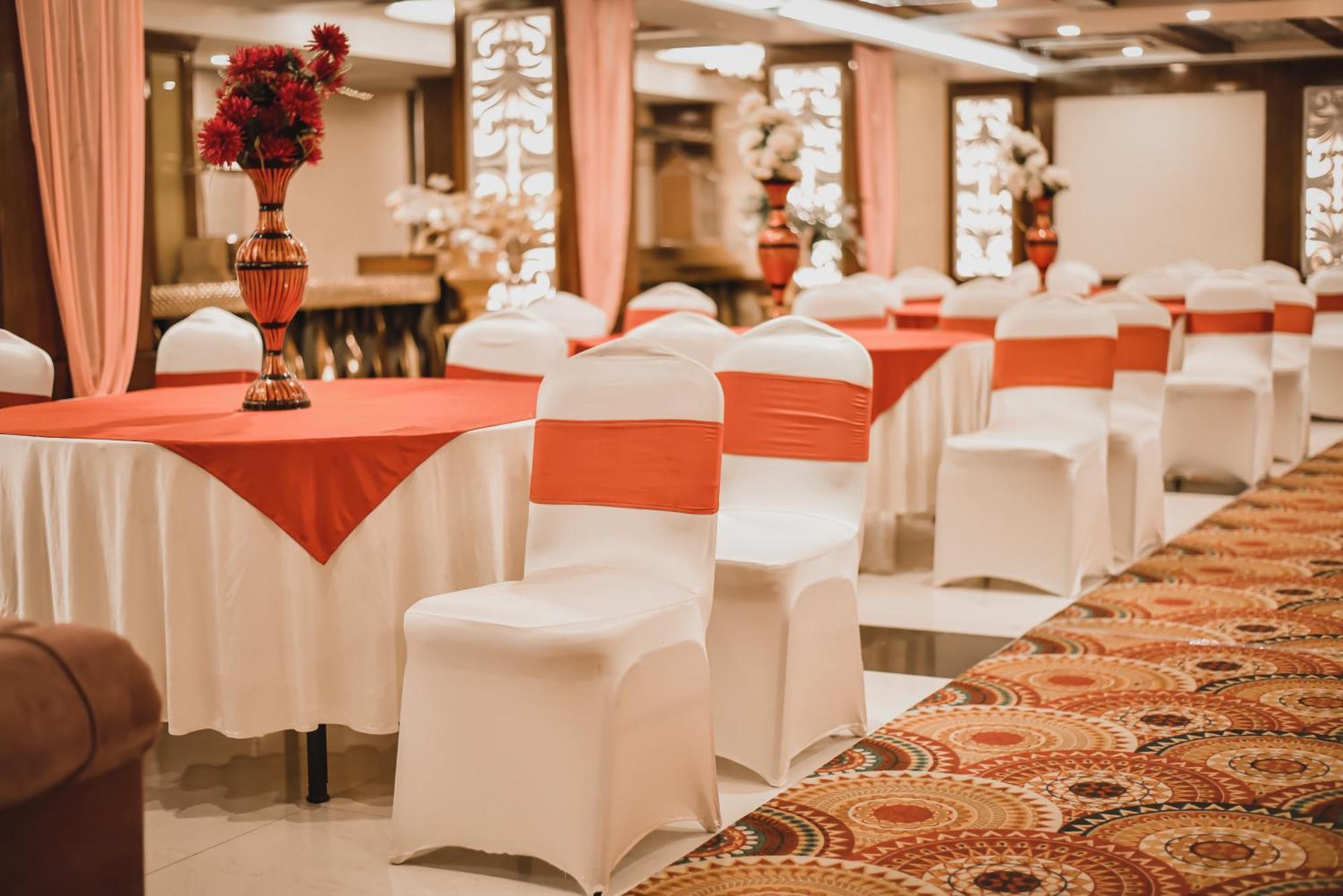 Konark Grand Hotel Mirzapur Exterior photo